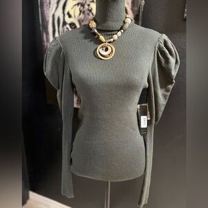 💕NWT-BEAUTIFUL CYRUS OLIVE GREEN SWEATER Sz S💕💕